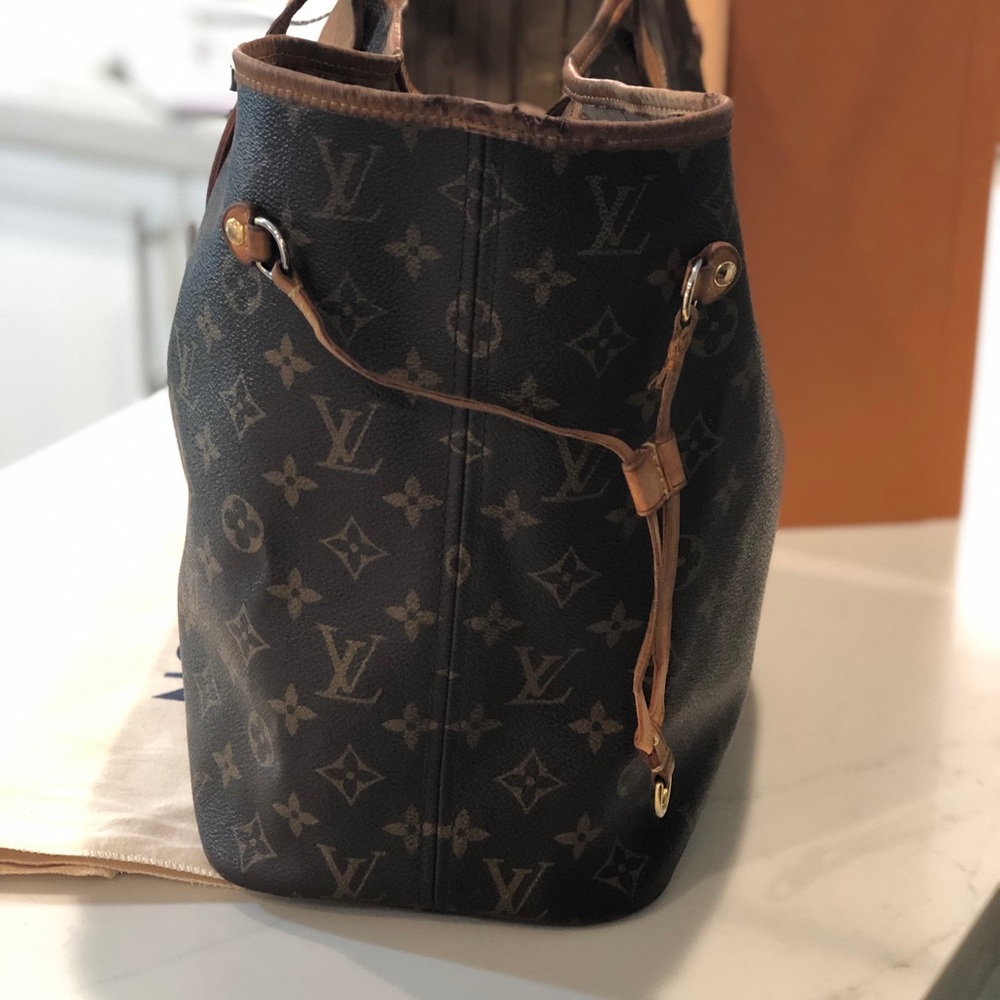 SOLD Authentic Neverfull Louis Vuitton MM - Picture 7 of 8